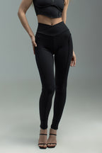 Laura Leggins