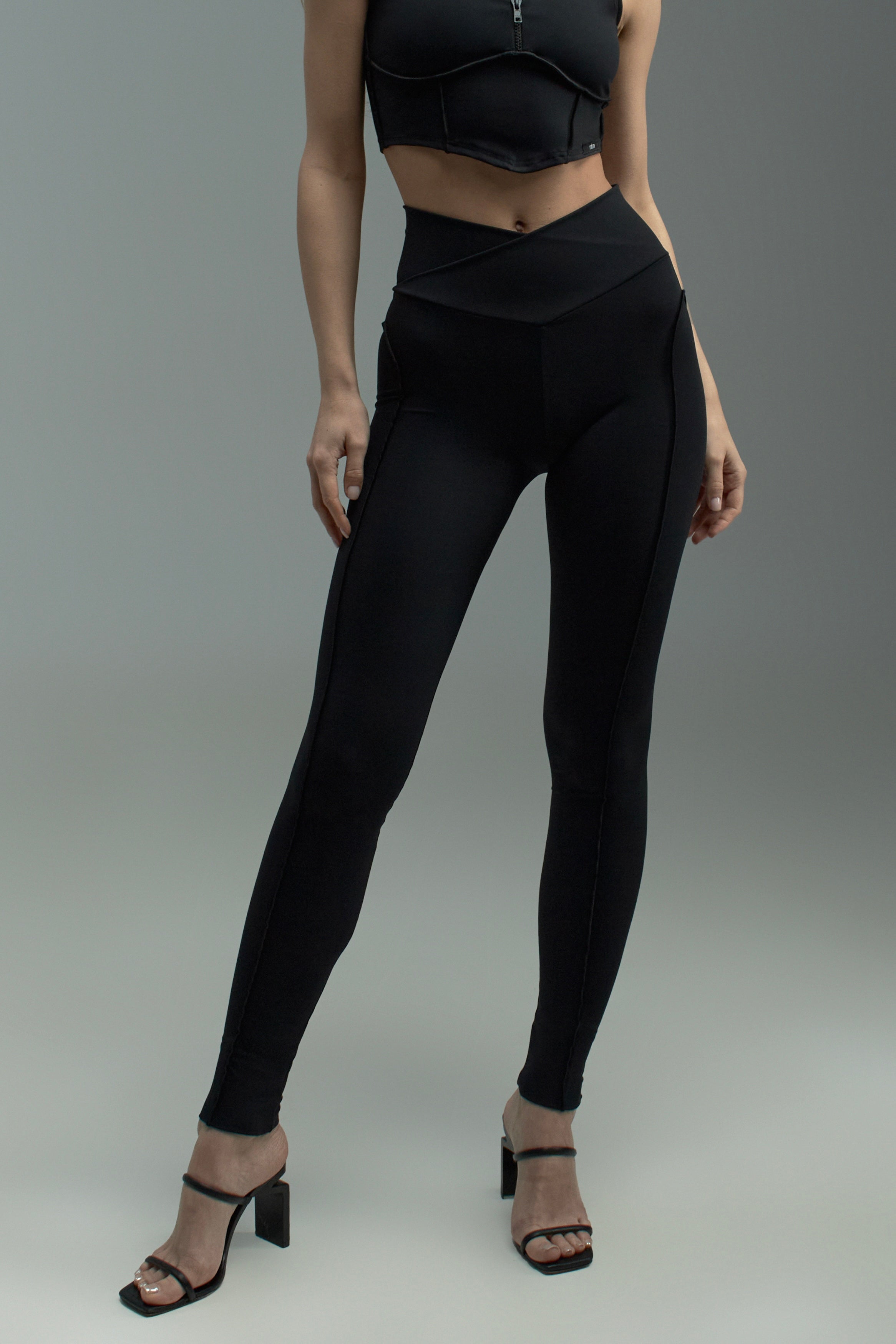 Laura Leggins