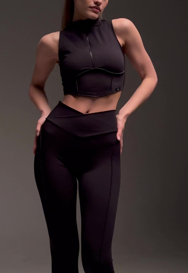 Laura Leggins